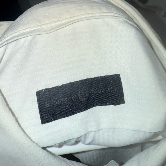 Lululemon long sleeve button down shirt size L for men’s - Picture 7 of 7